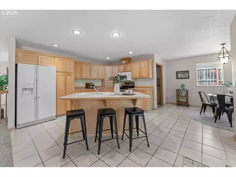 Kitchen - 36740 Eldridge Dr, Sandy, OR 97055 photo 1 of 4