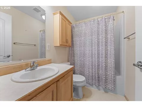 Bath - 36740 Eldridge Dr, Sandy, OR 97055 photo 6 of 6