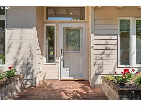 Entry Way - 36740 Eldridge Dr, Sandy, OR 97055 photo 1 of 3