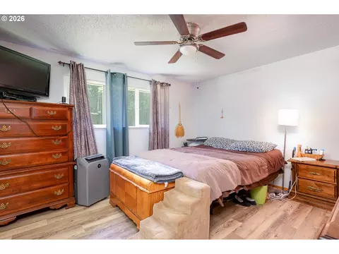 Bedroom - 1560 NE Cochran Dr, Gresham, OR 97030 photo 1 of 2