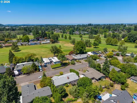 View/Area - 1560 NE Cochran Dr, Gresham, OR 97030 photo 3 of 6