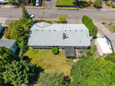 View/Area - 1560 NE Cochran Dr, Gresham, OR 97030 photo 4 of 6