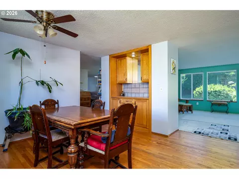 Dining - 1560 NE Cochran Dr, Gresham, OR 97030 photo 1 of 1