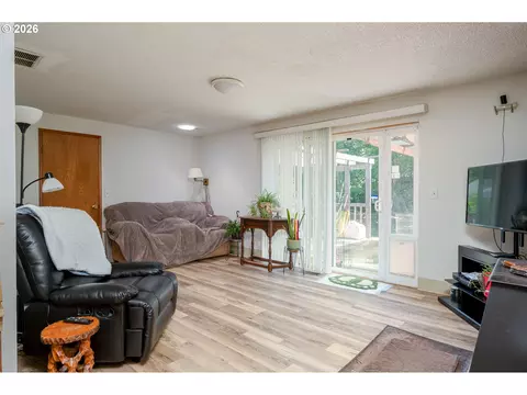Living - 1560 NE Cochran Dr, Gresham, OR 97030 photo 4 of 6