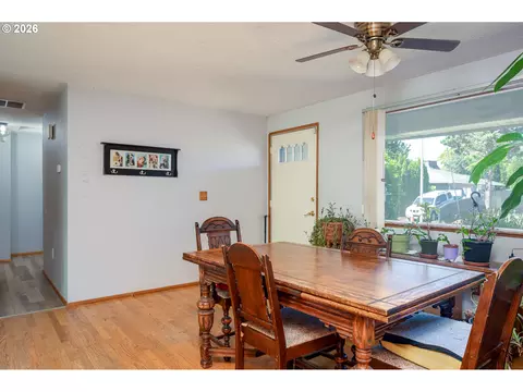 Entry Way - 1560 NE Cochran Dr, Gresham, OR 97030 photo 1 of 1
