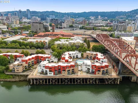 1010 NW Naito Pkwy #M15, Portland, OR 97209