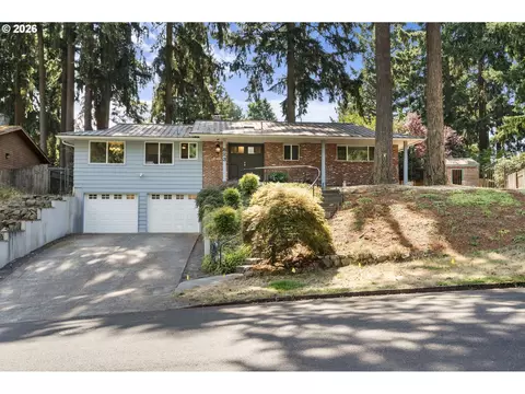 823 NW 60th St, Vancouver, WA 98663