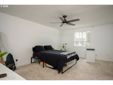 Bedroom - 1322 SE La Mesa Ave, Gresham, OR 97080 photo 1 of 5