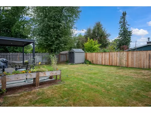 Exterior - 1322 SE La Mesa Ave, Gresham, OR 97080 photo 5 of 13