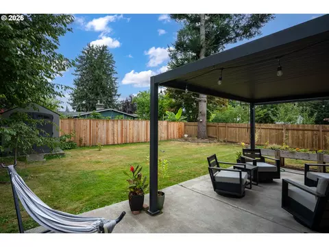 Exterior - 1322 SE La Mesa Ave, Gresham, OR 97080 photo 4 of 13