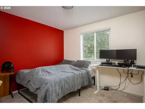 Bedroom - 1322 SE La Mesa Ave, Gresham, OR 97080 photo 5 of 5
