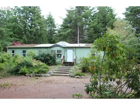 52031 Sturtevant Ln, Bandon, OR 97411