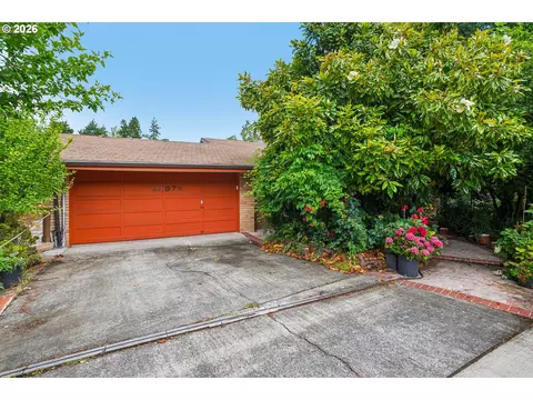 10975 SW Walnut St, Portland, OR 97223