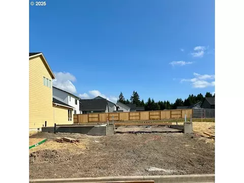 332 W 17th St, Lafayette, OR 97127
