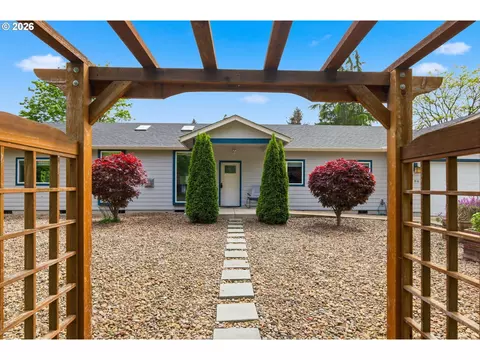 Exterior - 106 Hansen Ln, Eugene, OR 97404 photo 3 of 12