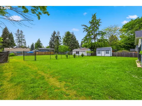 Exterior - 106 Hansen Ln, Eugene, OR 97404 photo 8 of 12