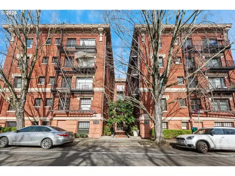 1829 NW Lovejoy St #305, Portland, OR 97209