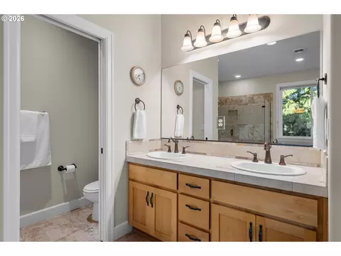 Bath - 3544 SE Deer Creek Way, Gresham, OR 97080 photo 4 of 5