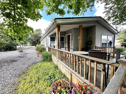 250 5th St, Baker City, OR 97814