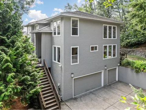 8427 NW Timber Ridge Ct, Portland, OR 97229