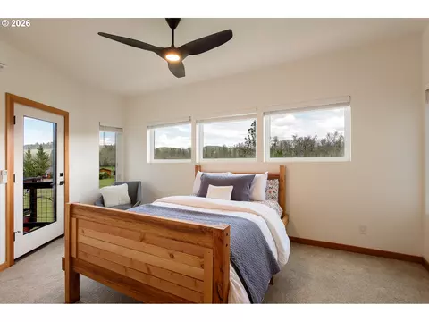 Bedroom - 85535 Lancer Ln, Eugene, OR 97405 photo 5 of 5