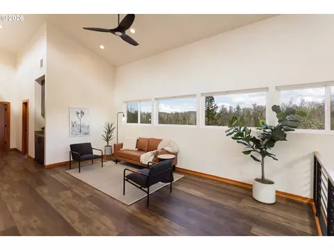 Living - 85535 Lancer Ln, Eugene, OR 97405 photo 4 of 6