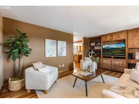 Living - 35000 SE Colorado Rd, Sandy, OR 97055 photo 3 of 8