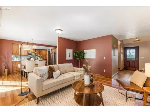 Living - 35000 SE Colorado Rd, Sandy, OR 97055 photo 5 of 8