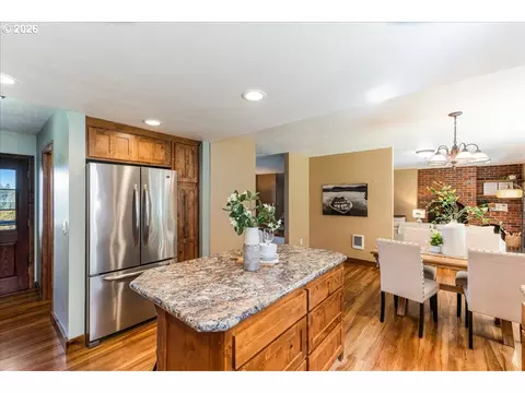 Kitchen - 35000 SE Colorado Rd, Sandy, OR 97055 photo 4 of 4