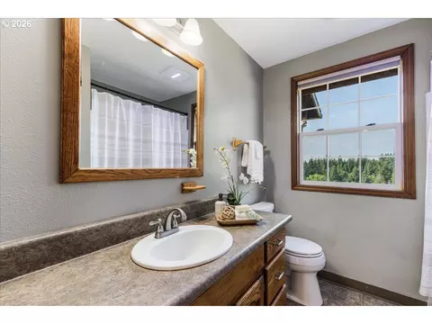 Bath - 35000 SE Colorado Rd, Sandy, OR 97055 photo 2 of 3