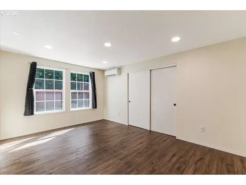Living - 35000 SE Colorado Rd, Sandy, OR 97055 photo 8 of 8