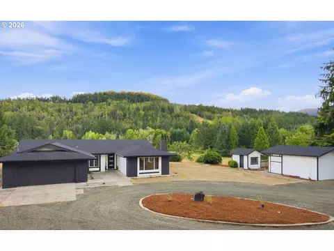 312 Bryant Ln, Roseburg, OR 97471