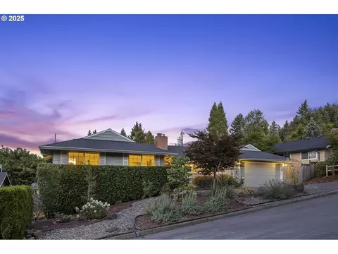1565 Meadows Dr, Lake Oswego, OR 97034