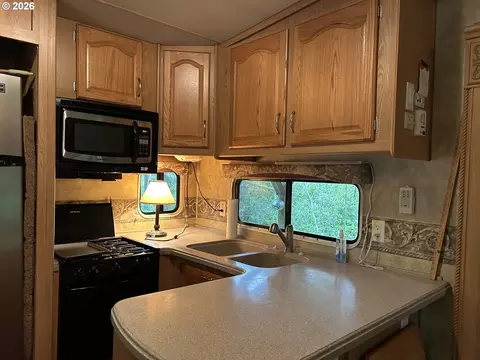 Kitchen - 141 Outer Dr, Florence, OR 97439 photo 2 of 4