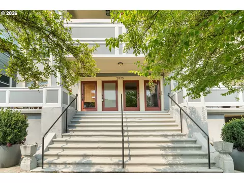 2375 NW Northrup St #B, Portland, OR 97210