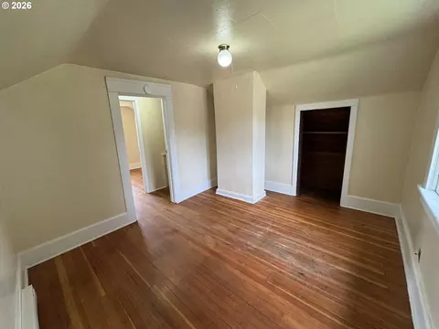 Bedroom - 90 E 20th Ave, Eugene, OR 97405 photo 5 of 8