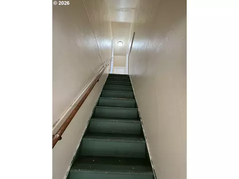 Entry Way - 90 E 20th Ave, Eugene, OR 97405 photo 1 of 1