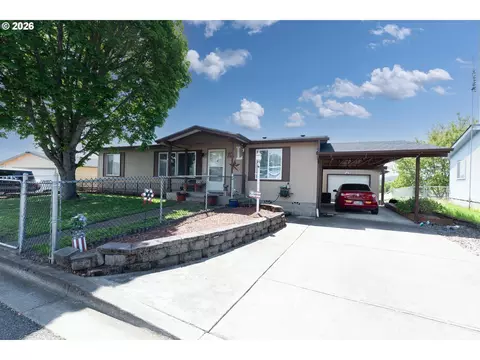 310 Monte Dr, Roseburg, OR 97471
