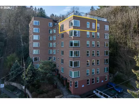 1205 SW Cardinell Dr #702, Portland, OR 97201
