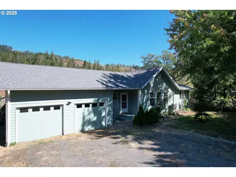 23196 N Umpqua Hwy, Idleyld Park, OR 97447