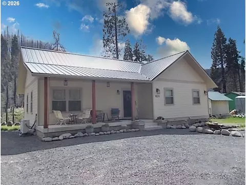 91277 Blue River Rd, Blue River, OR 97413