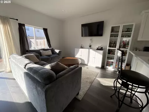 Living - 857 S 25th Ave, Cornelius, OR 97113 photo 2 of 2