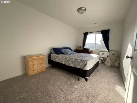 Bedroom - 857 S 25th Ave, Cornelius, OR 97113 photo 2 of 4