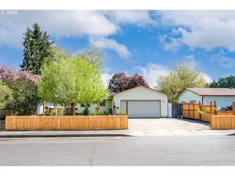 790 Birch St, Junction City, OR 97448