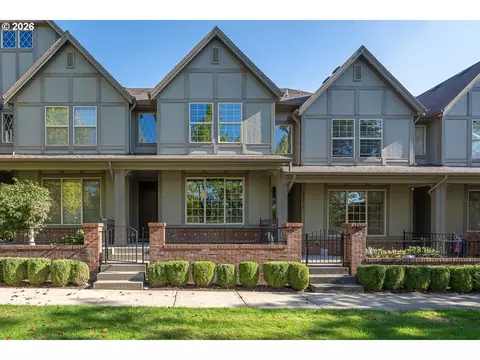 28831 SW Costa Cir W, Wilsonville, OR 97070