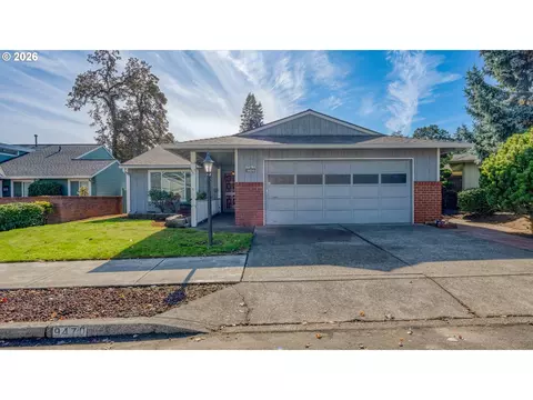 9470 SW Summerfield Dr, Portland, OR 97224