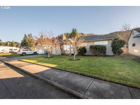 2480 Gardens Ave, Reedsport, OR 97467