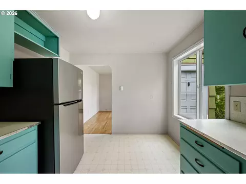 Kitchen - 1746 W 9th Pl, Eugene, OR 97402 photo 5 of 5