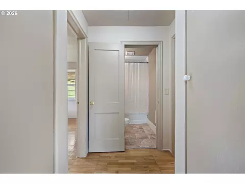 Entry Way - 1746 W 9th Pl, Eugene, OR 97402 photo 1 of 1