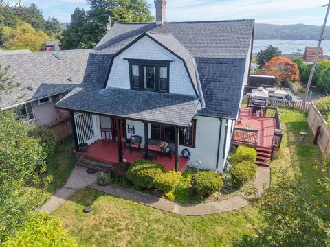 1493 Sherman Ave, North Bend, OR 97459